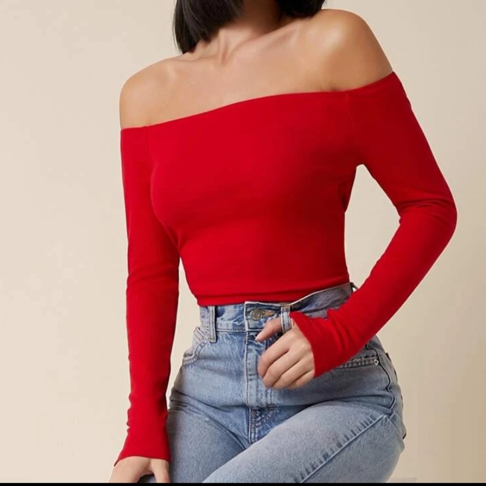 SOLD!!! Off the shoulder crop top ❤️
